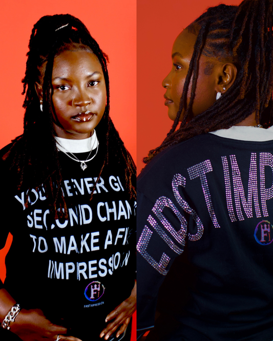 FIRST IMPRESSION CROPPED T-SHIRT